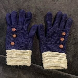 BRAND NEW ⭐️ woman’s knit gloves